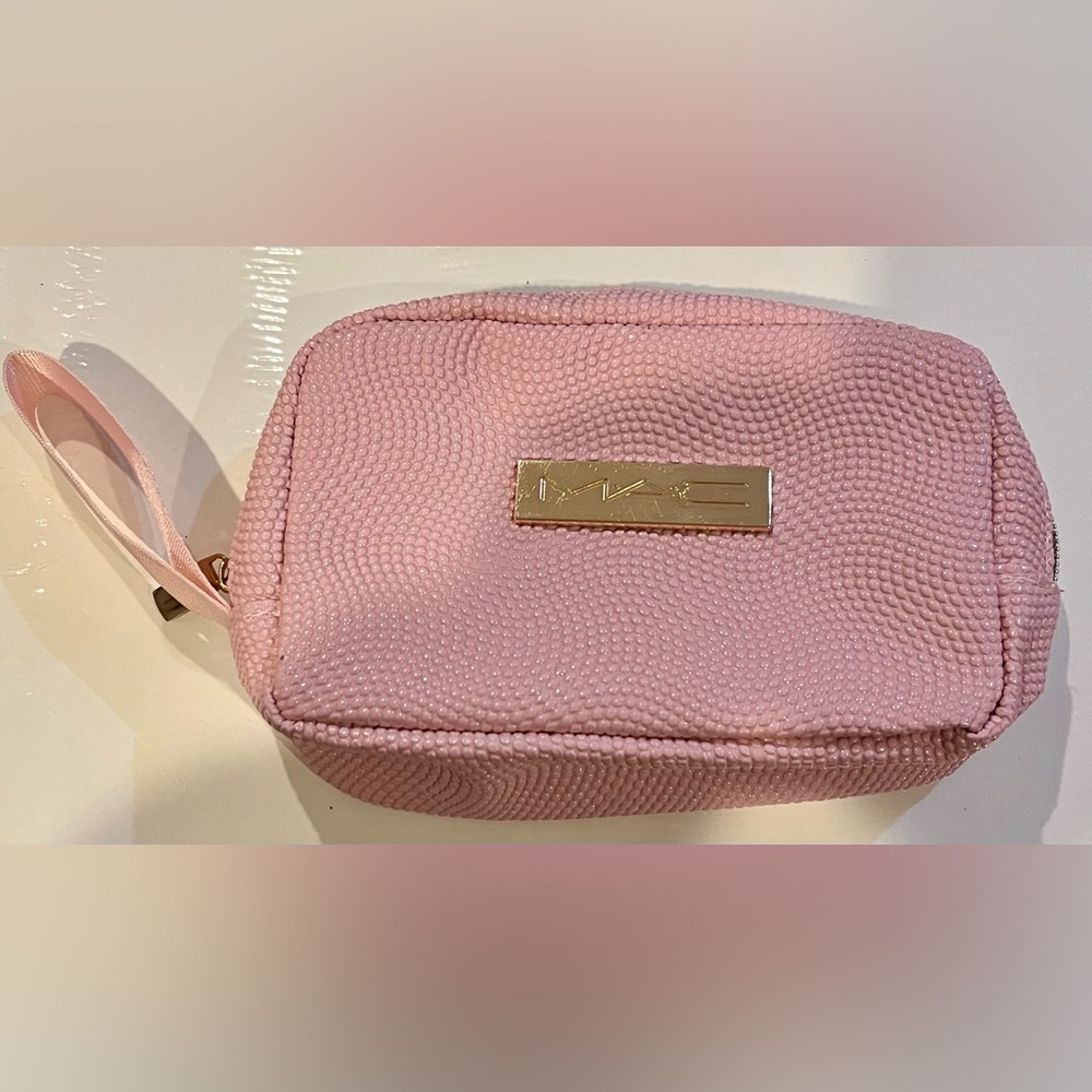 MAC COSMETICS Pebbled Dusty Pink Make-Up Bag Gold Logo Zips Ribbon Wristlet NWOT